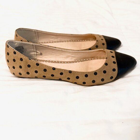 Old Navy Cap Toe Flats Camel with Black Polka Dots Size 8 - Picture 2 of 5